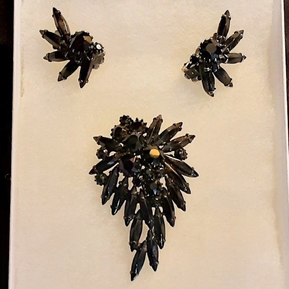Vintage Black Rhinestone Brooch And Earing Set Signed WEISS